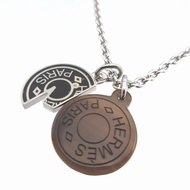 近全新愛馬仕旋轉木馬水牛角金屬ブラウンGD1213 (2023) 項鍊 0180 [二手] 愛馬仕