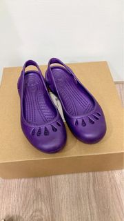 Crocs紫色防水娃娃鞋