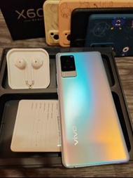 Vivo X60pro 4個手機套 + 蔡司鏡頭手機 + 原裝有線耳機