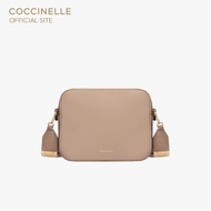 COCCINELLE กระเป๋าสะพายผู้หญิง รุ่น TEBE MINI CROSSBODY POCHETTE 55M301 สี WARM TAUPE
