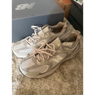 new balance 530kob Hand 1