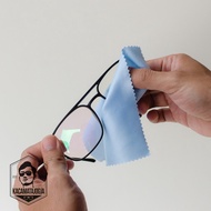 Soft Eyeglass Wipes Effectively Cleans Lenses
