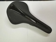 Fizik Antares R1 Open Carbon Braided Saddle Large 公路單車座墊