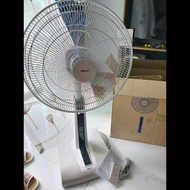 พัดลมปรับระดับ 18 นิ้ว Hatari Slide Smart L1 รับประกัน 3Y มีรีโมท ถูกๆ ส่งฟรี ราคาถูก มอก. สีดำ สีขา