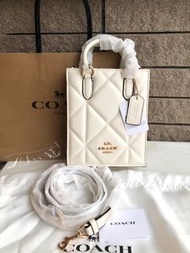 🔥IN STOCK🔥Coach north south mini tote with puffy diamond quilting