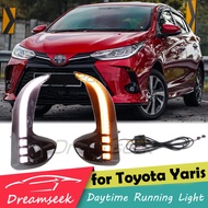 LED DRL ไฟตัดหมอกรถยนต์ Toyota Yaris 2020 2021 2022 2023 ไฟวิ่งกลางวัน L ประเภทแบบไดนามิกสัญญาณเลี้ย