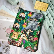 動物系列-設計款薄棉布森林動物們拉鍊書衣加前口袋-拉鍊書套預購