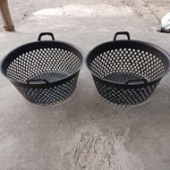 Fish sorting tank. catfish sorting bucket