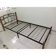 Share: READY STOCK Single Bed Frame Metal + Wood Katil Bujang Dewasa Budak Bed Room Bedroom Furniture Perabot Bilik Tidu