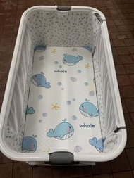 嬰兒床連蚊帳