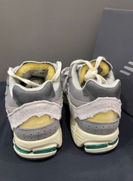 New Balance NB 2002R 字母繫帶圓頭 淺軍綠