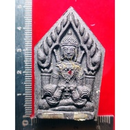 坤平 抱斗鸡 拉胡 龙婆基
Khun pean

Luang phor key

Wat see lum yong

佛历B.E 2555

Powder material

经粉材料