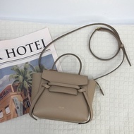 CELINE 奶茶色Nano Belt Bag|鯰魚包