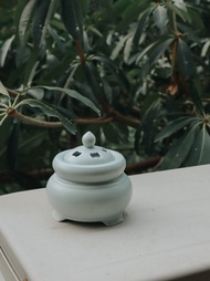 台灣製電子熏香爐 汝窯色圓滿爐 搭配樹脂聖木好用(香港專用220V)