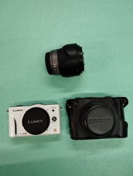 Panasonic Lumix GF2 白色連鏡頭套