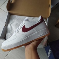 NIKE AIR FORCE 1 WHITE RED GUM