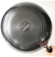 Gispen 32cm 日本技藝纯精鐵鍛煉鐵鑊 中式炒鑊煎鑊平底鍋 不生鏽包開鍋