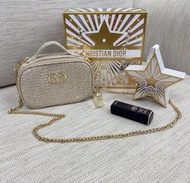 ‼️預訂‼️ Dior Beauty 2025最新款聖誕套裝 - A Set $568❤️‍🔥  內容包括: ✨ 誘惑煥彩潤唇膏 3.2g (#012 Rosewood) ✨ Dior Beauty心