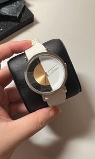 [二手98成新］無濾鏡KLASSE14 白色鏤空設計手錶（我覺得男女都可戴🥴）