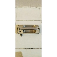 isuzu BIGHORN handle pintu luar kanan
