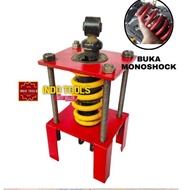 Motorcycle monoshock opening tracker, motorcycle monoshock opening tool