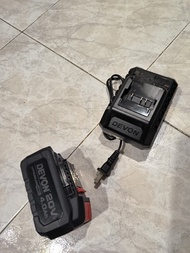 Devon battery with charger 大有電池加充電器