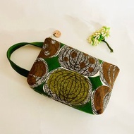 持手收納包。多內袋。2款手機存褶棉棉都好放。日本設計布