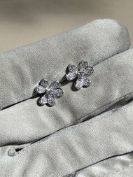 Van Cleef & Arpels 四葉草鑽石耳環