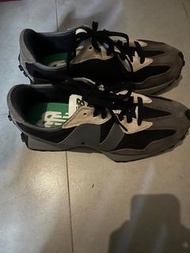 New Balance 327 灰黑配色