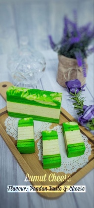 HALAL ‼️ MUSLIM PRODUK ‼️Kek Lapis Asli Sarawak (Lumut Cheese)