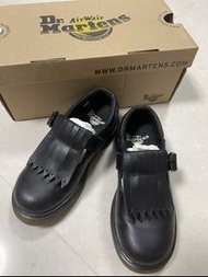 Dr. Martens 黑色返學皮鞋