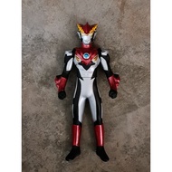 Ultraman Rosso Sofubi (Large)