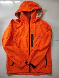 原價$22800 海外專櫃真品 始祖鳥 Arc'teryx L號 防水 柑橘色 軍鳥 SV AR alpha arcteryx 古著