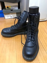 Dr Martens 黑色 軟皮 短Boots