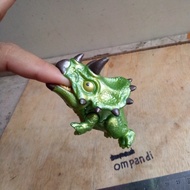 Toishop snap squad triceratops dinosaur figure