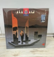 譚詠麟 夢幻舞台  LP  黑膠    有海報+歌詞     碟光潔冇花     （存位8）