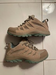 Columbia 行山鞋