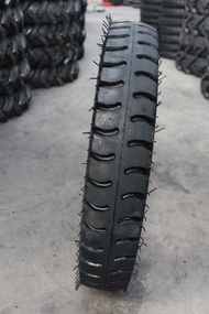 Workhorse การเกษตรยางรูปแบบดอกไม้ Herrable สําหรับรถแทรกเตอร์ 4 ล้อเหมาะสําหรับ 600 650 750 8.3 9.5 