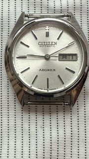 出售日本板CITIZEN 星辰錶，ADOREX  8050 中古美錶。停產罕有。自家自動機械錶、星期、日暦、放影表面。不鏽鋼腕表。30cm 表面。表耳18mm 、淨面。功能、時間正常。水晶玻璃。30米防水。日本製做。合適pm /順豐。
