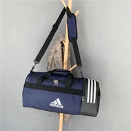 Adidasบุรุษและสตรีกีฬากระเป๋ายิมกระเป๋าเทรนนิ่งกระเป๋าเดินทาง Messenger Bag กระเป๋าถือ ง่ายต่อการพกพา