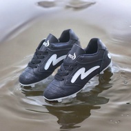 sepatu bola anak kulit ukuran 28.29.30.31.32 specs hitam