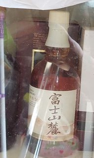 富士山麓。小有白頭。一支。无盒。日本威士忌。50度。年青人口味 原酒 Whisky 三得利 非 響 白州 山崎