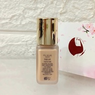 E.L Double Wear foundation provides good coverage, smooth matte, 1W2 naturally bright, 5ml
