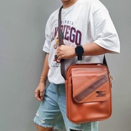 กระเป๋าสพายข้างแบรนด์แท้ WOLVES ORIGINAL 100% หนัง PU กันน้ำ  ช่องใส่ของกว้าง มีช่องเยอะ