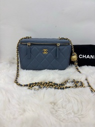 👝Chanel 23K Blue Lambskin Leahter Vanity Box Micro-chip version of year 2023 香奈兒 23K 藍色羊皮金球化妝盒 盒子包 2