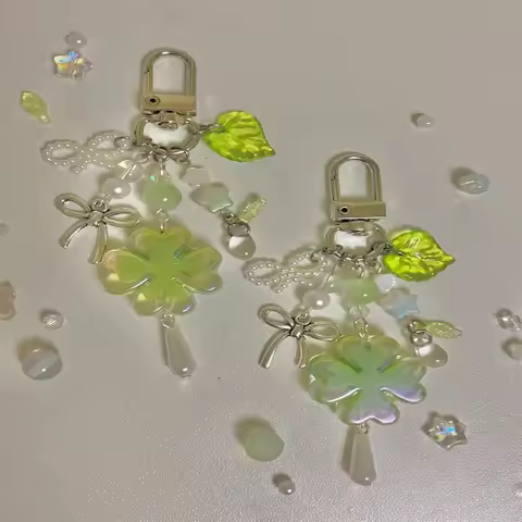 aesthetic y2k beaded green clover leaf keychain