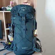 OSPREY 小鷹 Skarab 34 甲蟲 34升 登山包｜輕量級 210D防撕裂尼龍 BioStretch透氣胸帶 水袋兼容 越南製造