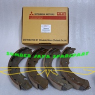 Rear brake pads Triton Pajero sport brake shoe Triton 4600A106