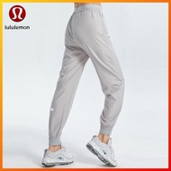 Lululemon yoga pants are loose and comfortable running pants with pockets 8 LU1135