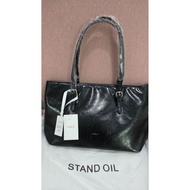 Ferry Black Oil Stand